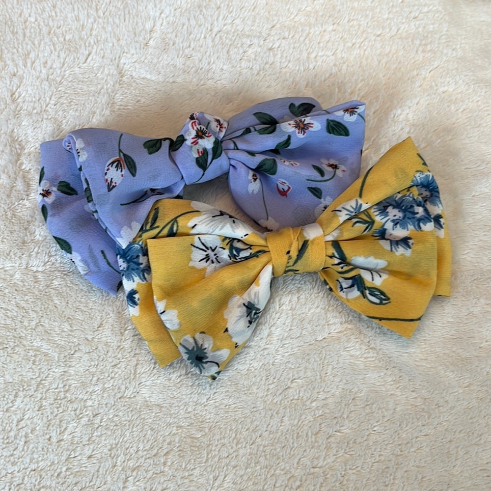 2 Floral Bows